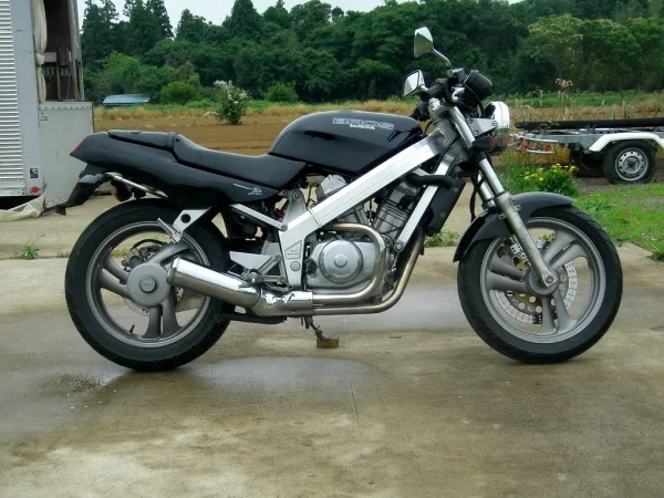 Honda Bros 400 (NT400)
