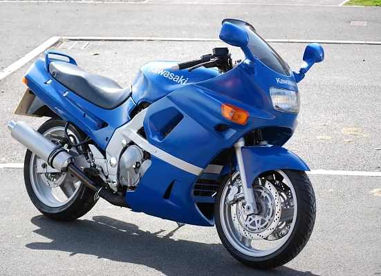 Kawasaki ZZR 400