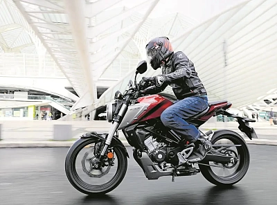 Honda CB125R