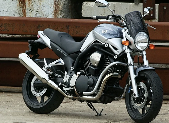 Yamaha BT 1100