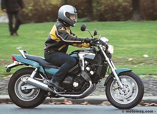 Yamaha FZX 750