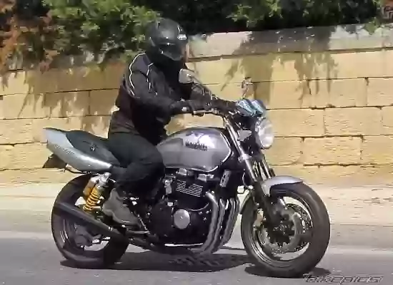 Yamaha XJR 400