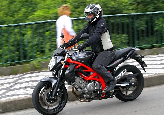 Suzuki SFV 650