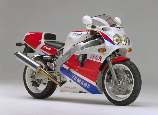 Yamaha FZR 750