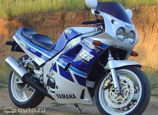 Yamaha FZR 750