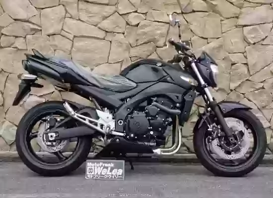 Suzuki GSR 400