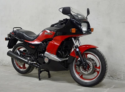 Kawasaki GPZ 750