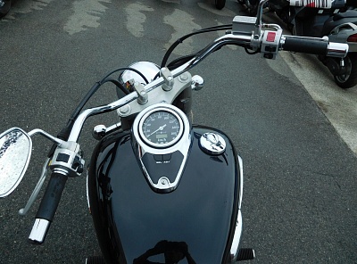 Suzuki VL 400