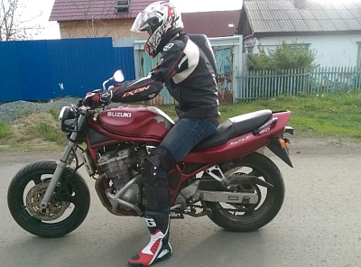 Suzuki GSF 750