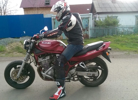Suzuki GSF 750
