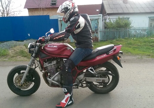 Suzuki GSF 750
