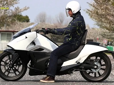 Honda NM4 Vultus