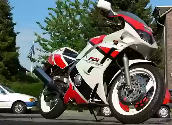 Yamaha FZR 600