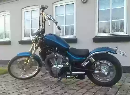 Suzuki VS 750