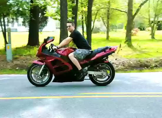 Suzuki RF 600