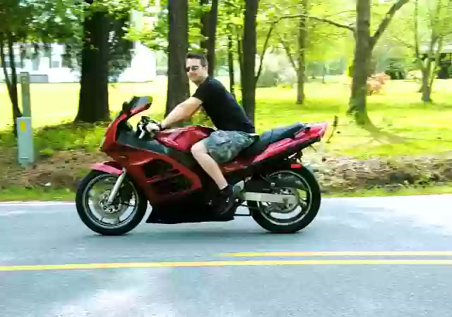 Suzuki RF 600
