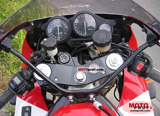Yamaha YZF750