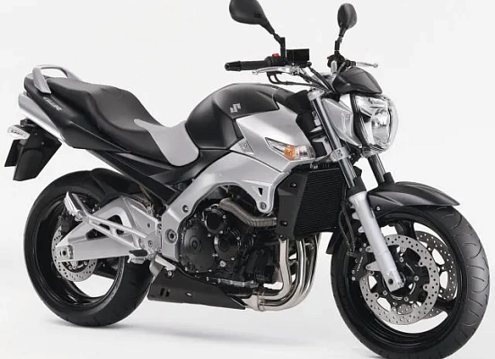 Suzuki GSR 400