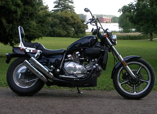 Honda VF 750 Magna