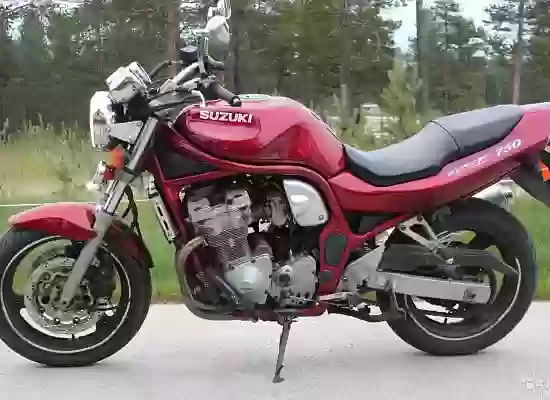 Suzuki GSF 750