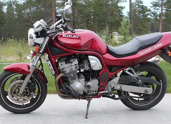 Suzuki GSF 750
